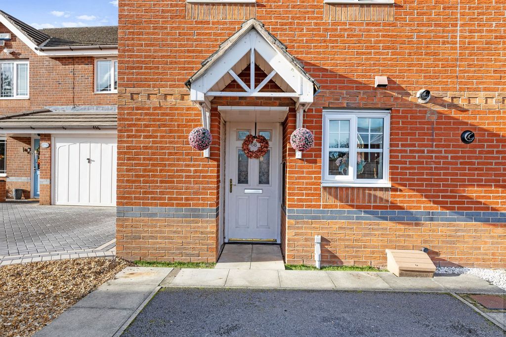 Property photo 2 of 29