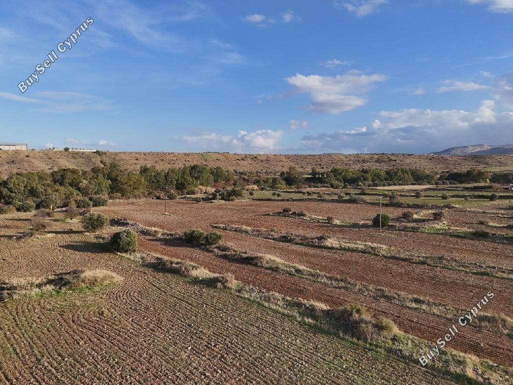 Property photo 2 of 8