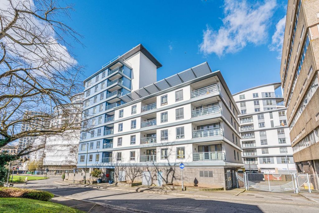 Property photo 2 of 12