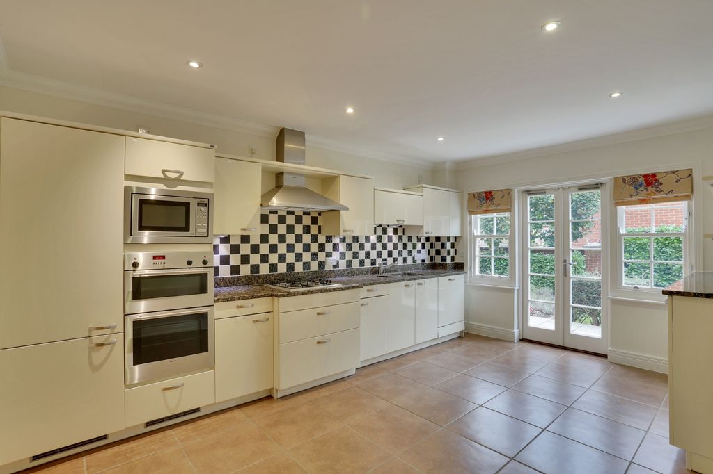 Property photo 2 of 18 Picture No.02