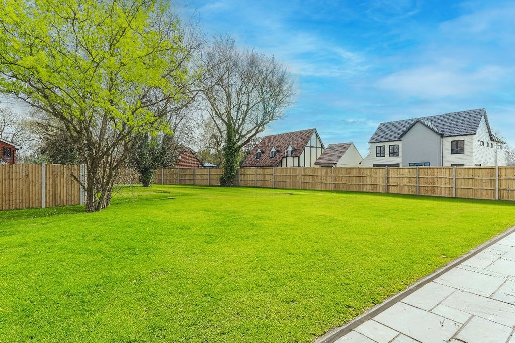 Property photo 3 of 19