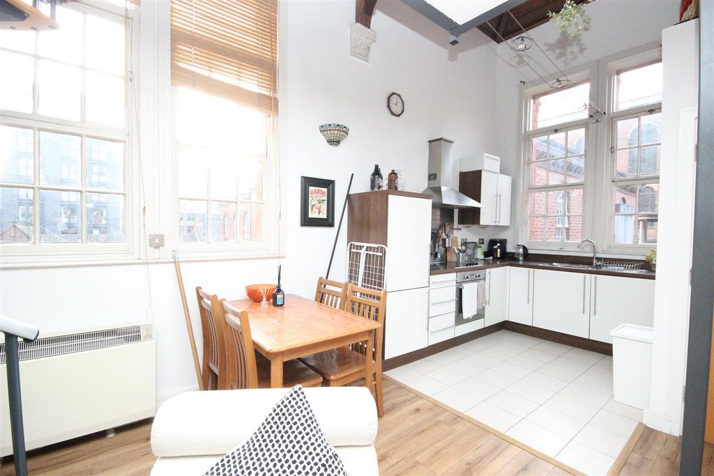 Property photo 2 of 8 Kitchen Dining Area.Jpg