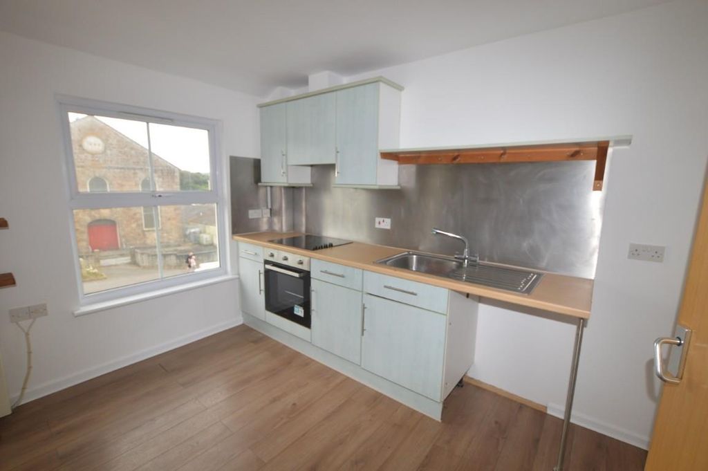 Property photo 3 of 9 Dsc_0035 (Medium).Jpg