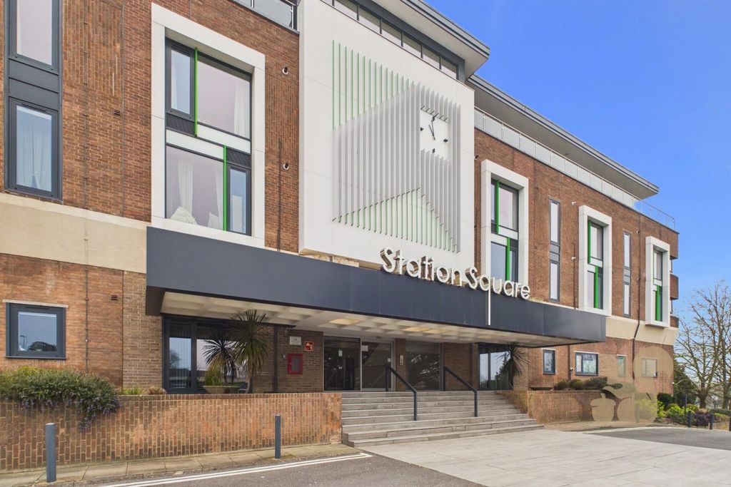 Property photo 1 of 13 Cam01659G0-Pr0759-Still011.Jpg