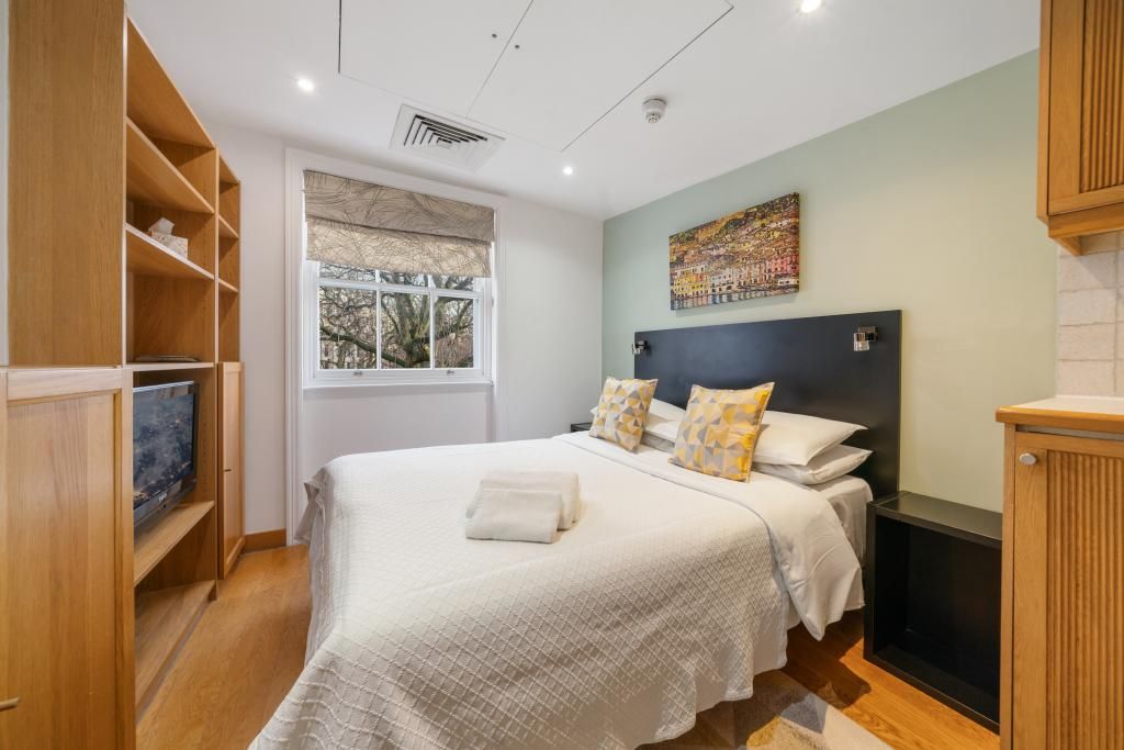 Property photo 3 of 8 Gallery
