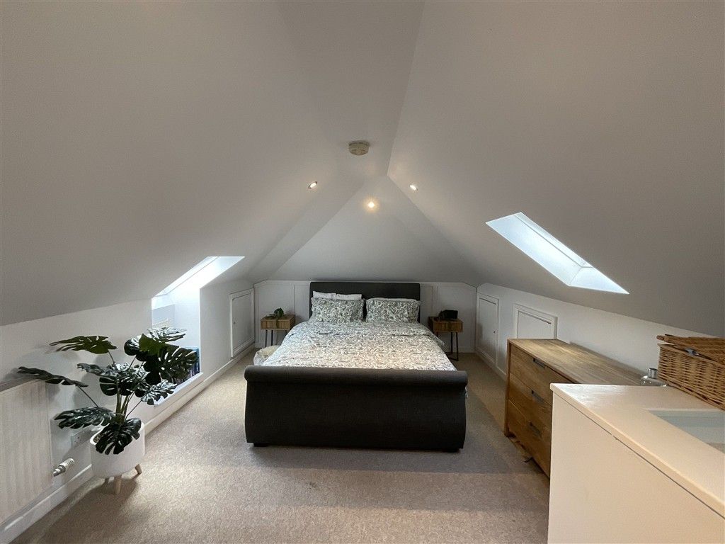 Property photo 3 of 11 Bedroom 1