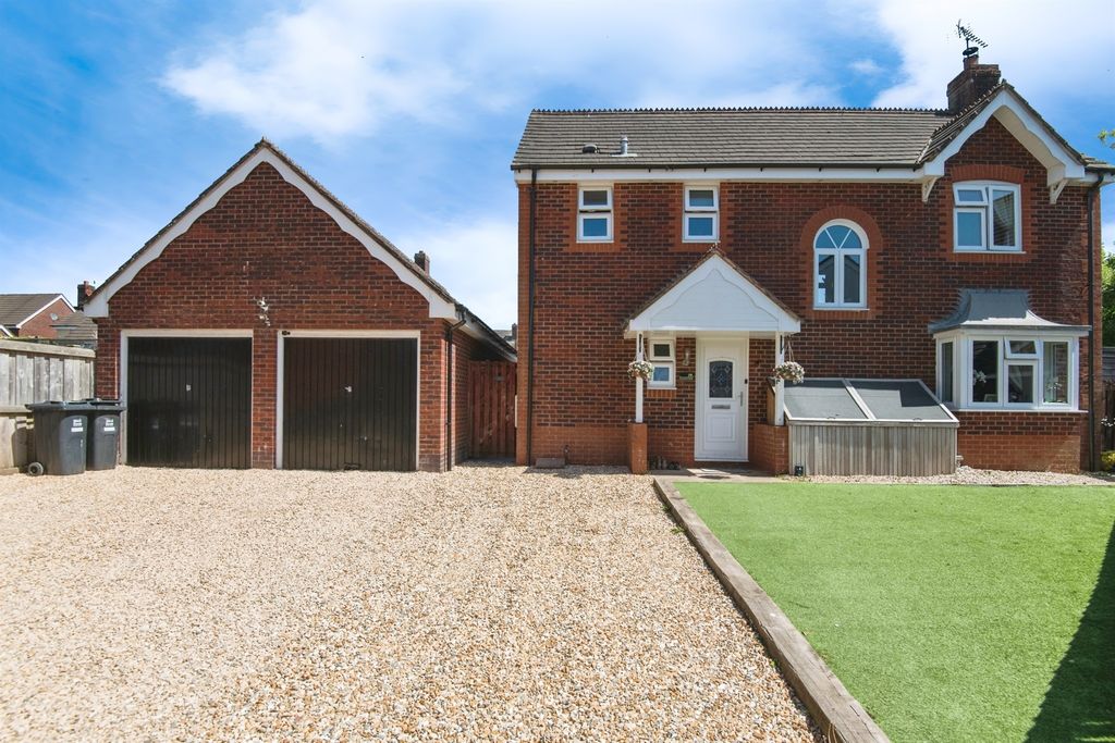 Property photo 1 of 17