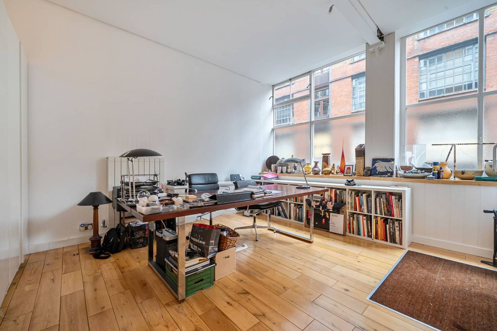 Property photo 3 of 19