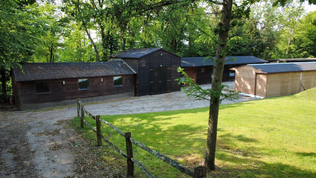 Property photo 2 of 27 Image