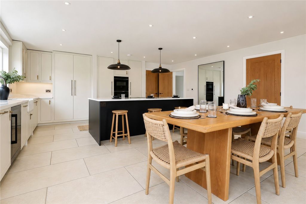 Property photo 2 of 17 Picture No. 06