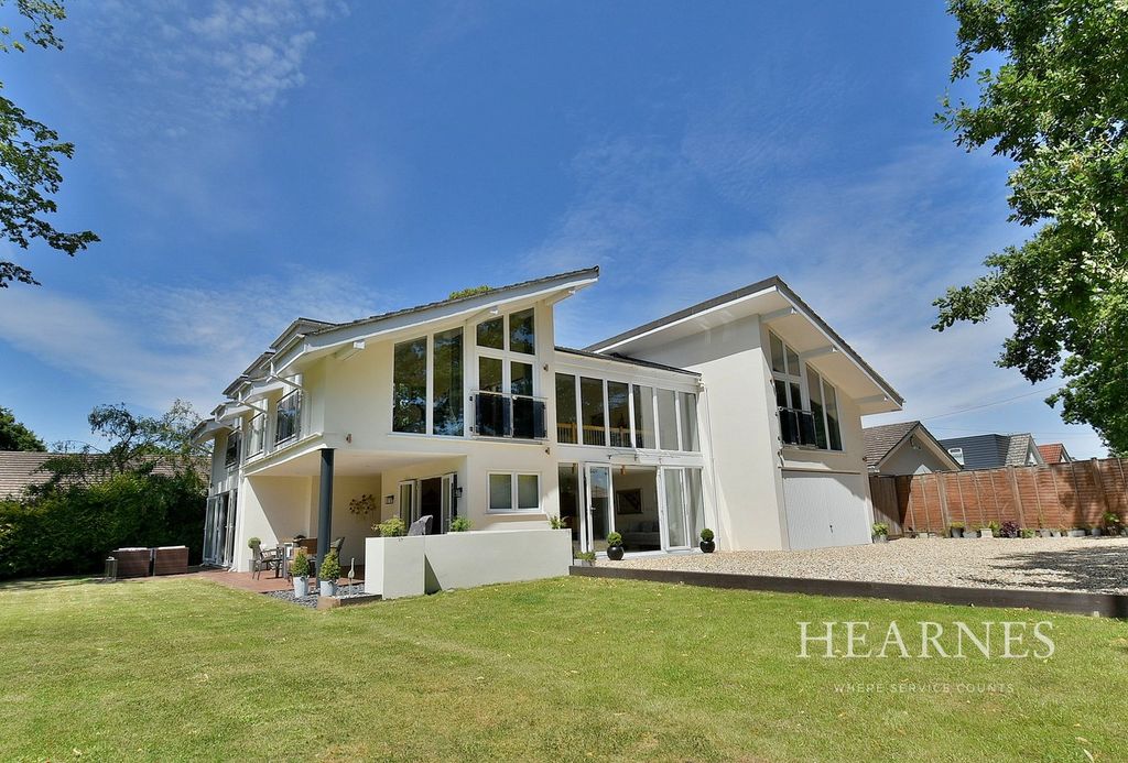 Property photo 1 of 37