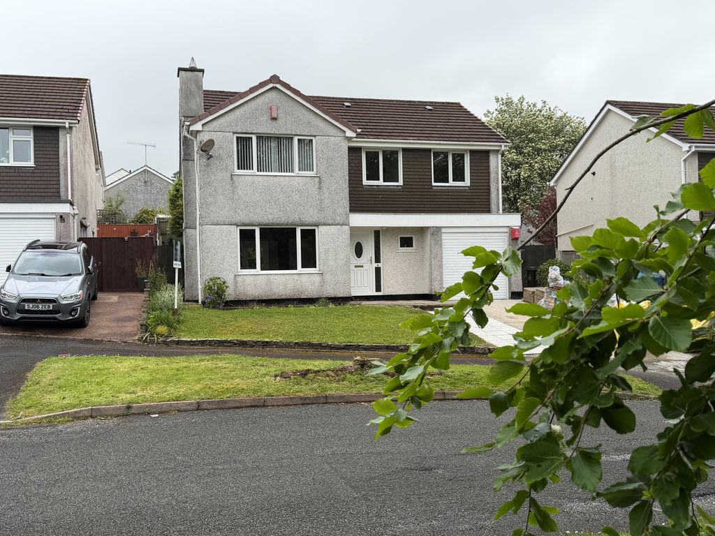 Property photo 1 of 17 6