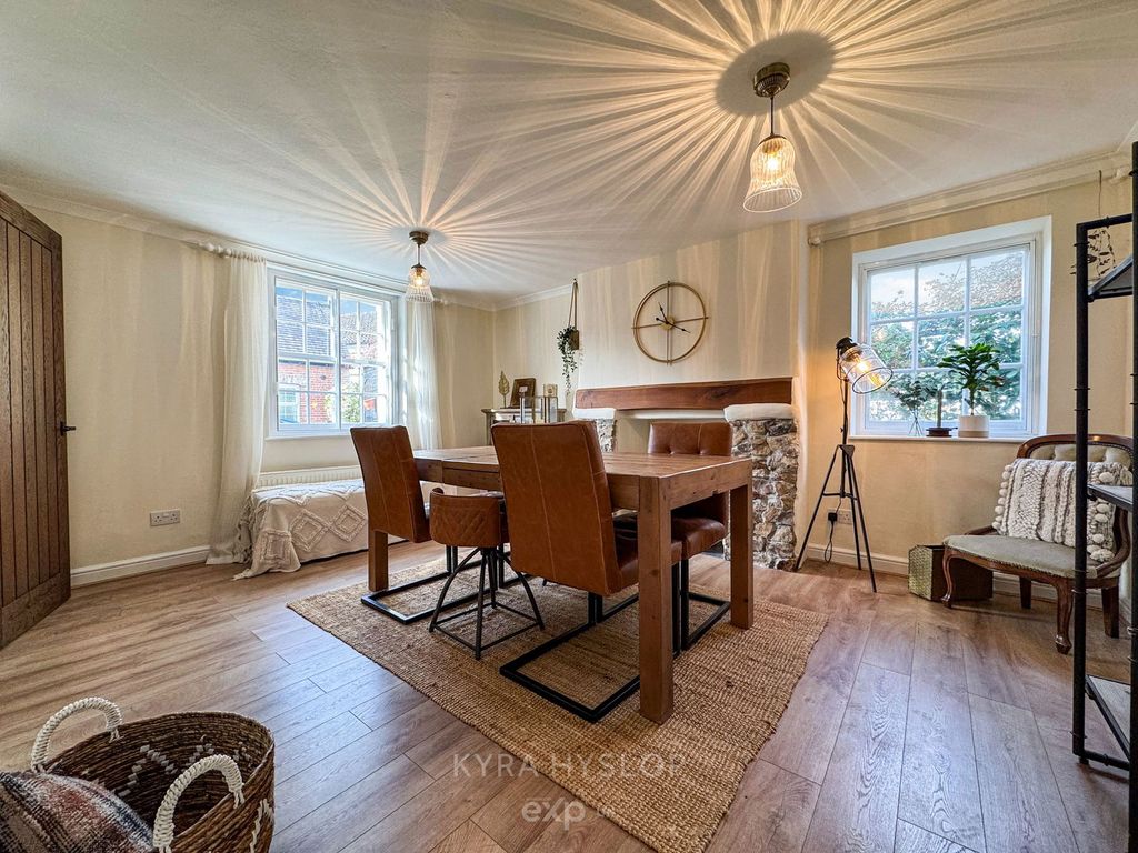 Property photo 3 of 28