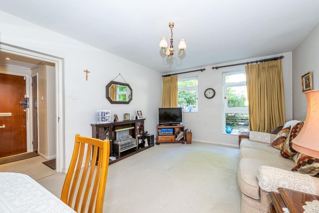 Property photo 2 of 10 Bron Court 9-003 Lr.Jpg