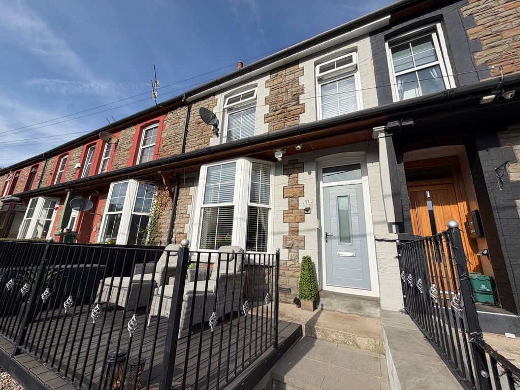 Property photo 1 of 32