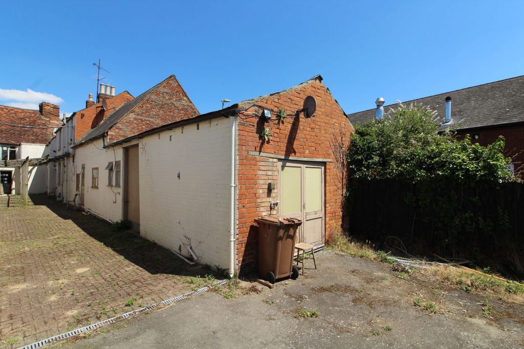 Property photo 2 of 4