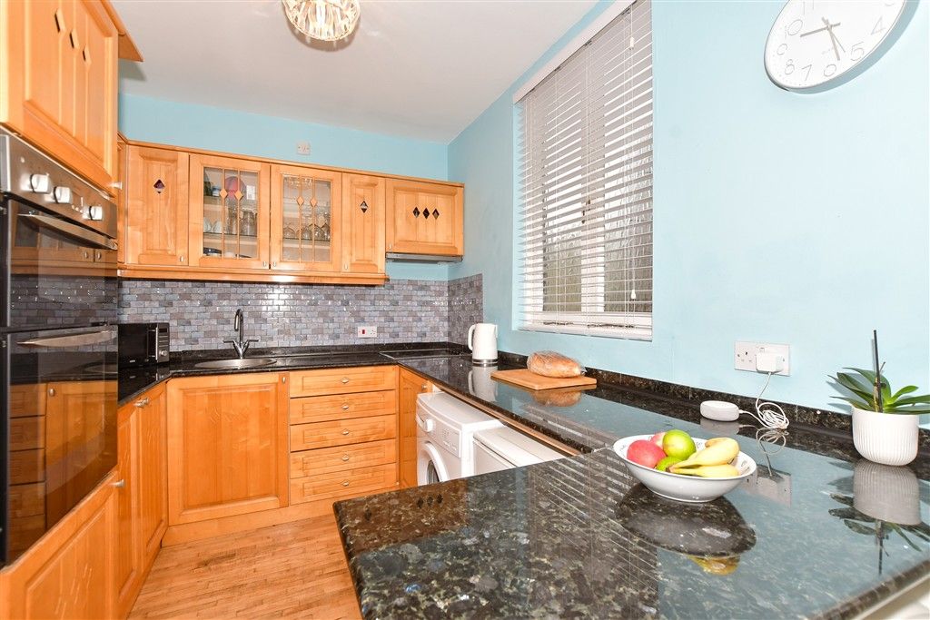 Property photo 3 of 9 Kitchen