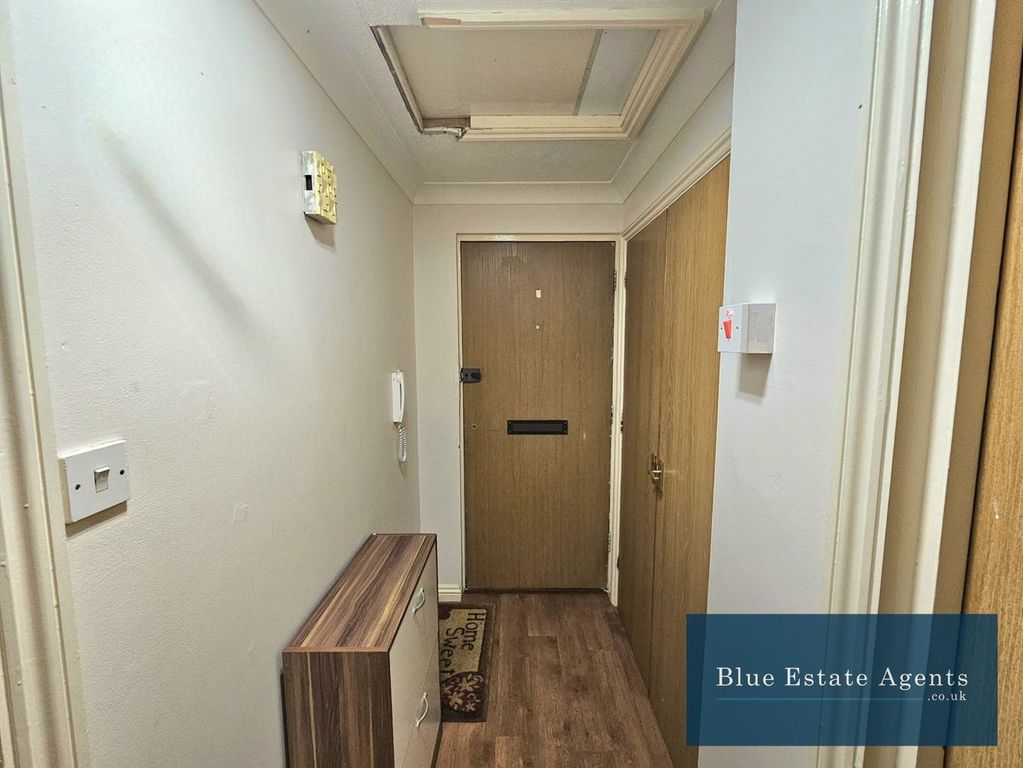 Property photo 3 of 13 Hallway
