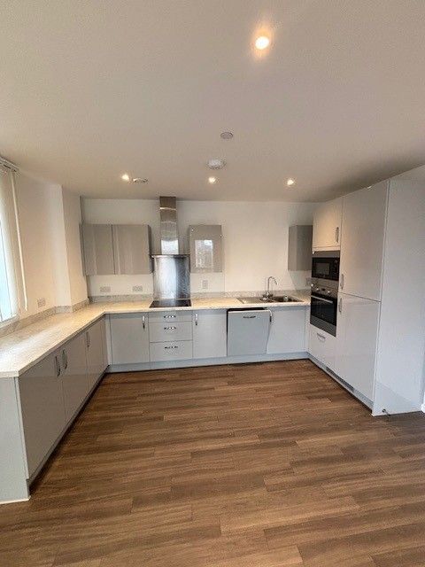 Property photo 2 of 11 Kitchen