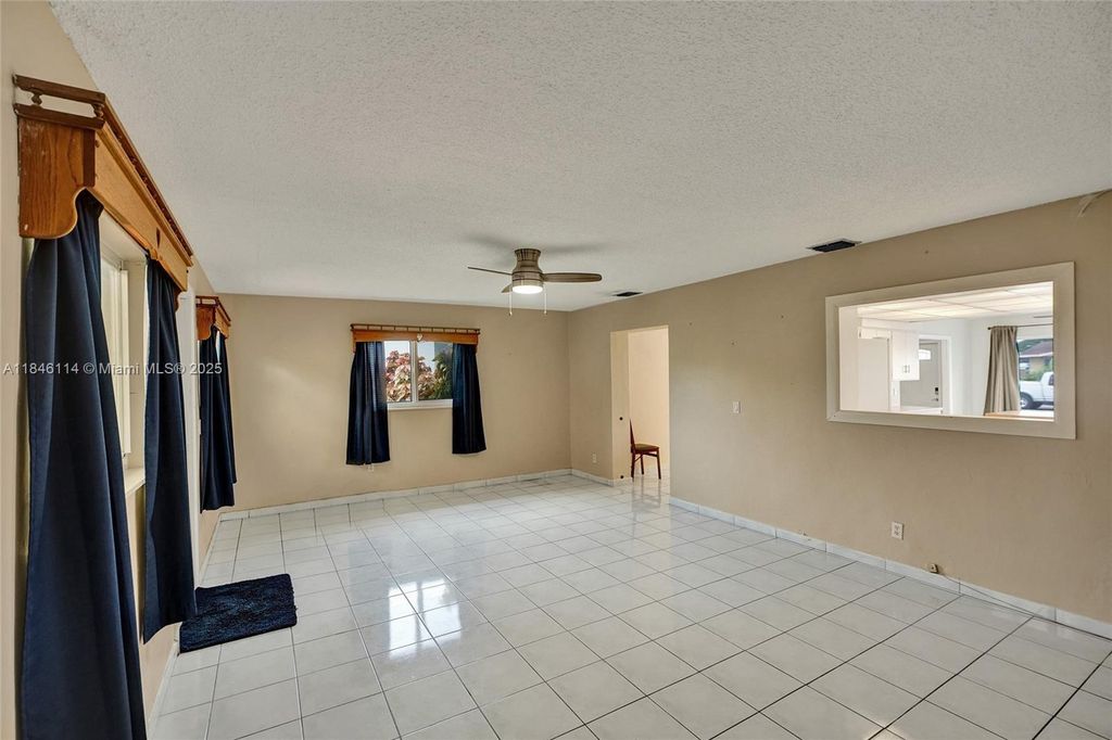 Property photo 3 of 28 <Alttext/>