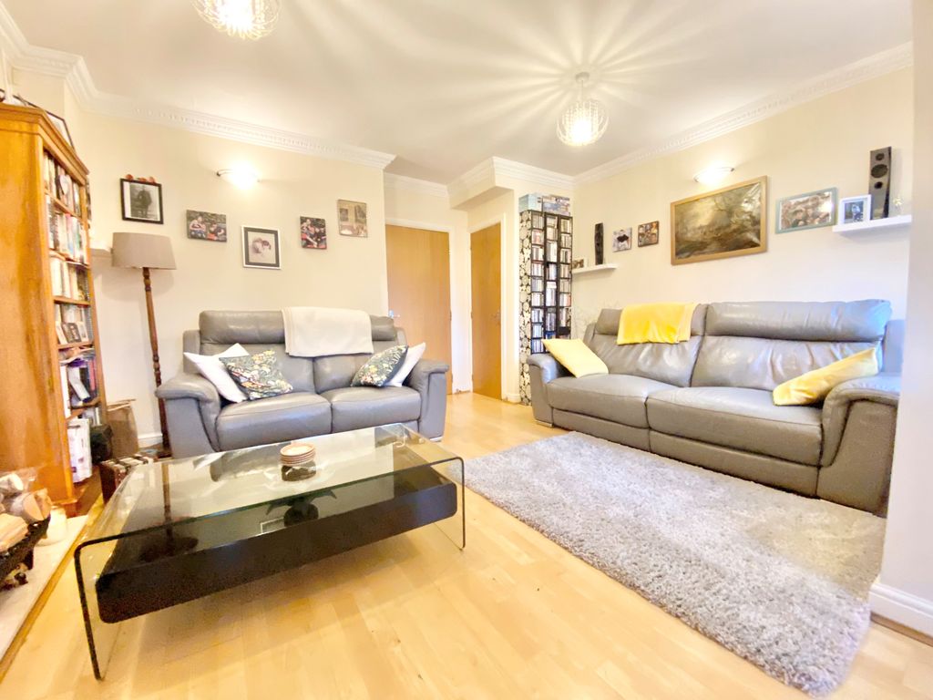 Property photo 3 of 18