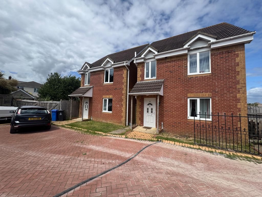 Property photo 1 of 30 1 &amp; 2 Magnolia 6A Boldre Close, Parkstone, Poole, Dorset, Bh12 2Hr  (9).Jpg