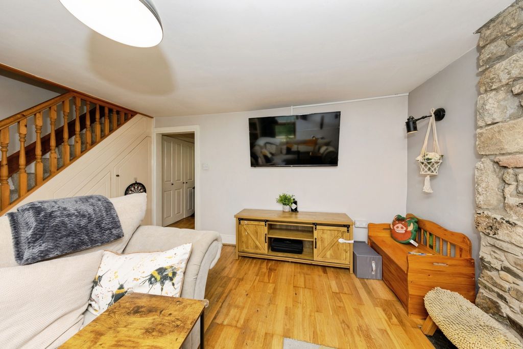Property photo 3 of 22 Pbox-Img.Jpg