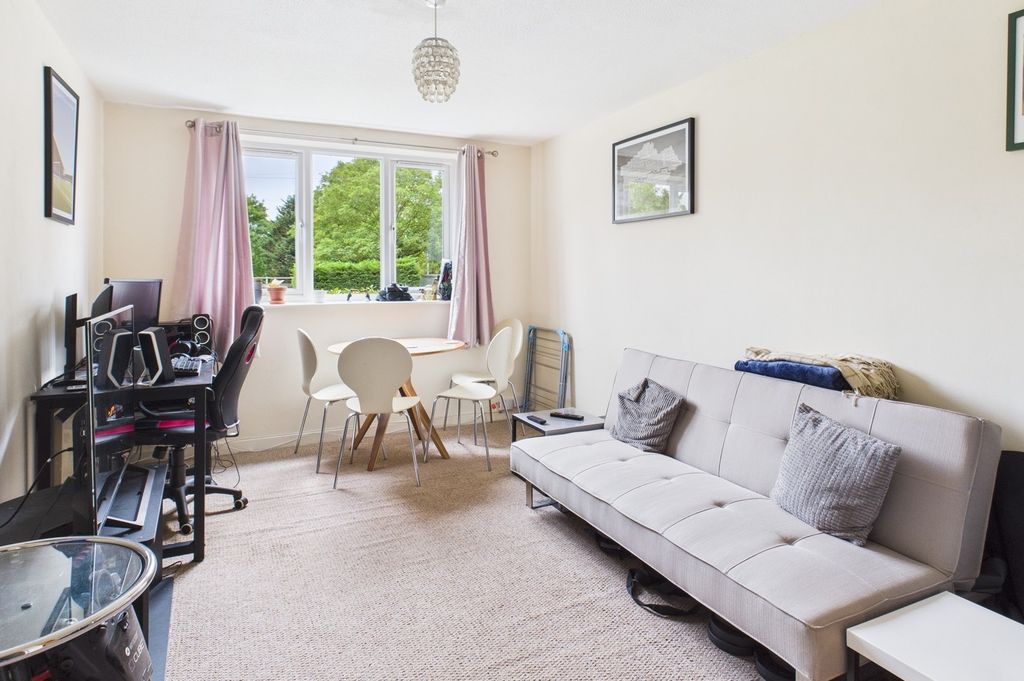 Property photo 2 of 10 Cam02545G0-Pr0454-Still006