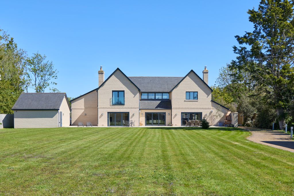 Property photo 3 of 29 The Orchard 3004260052