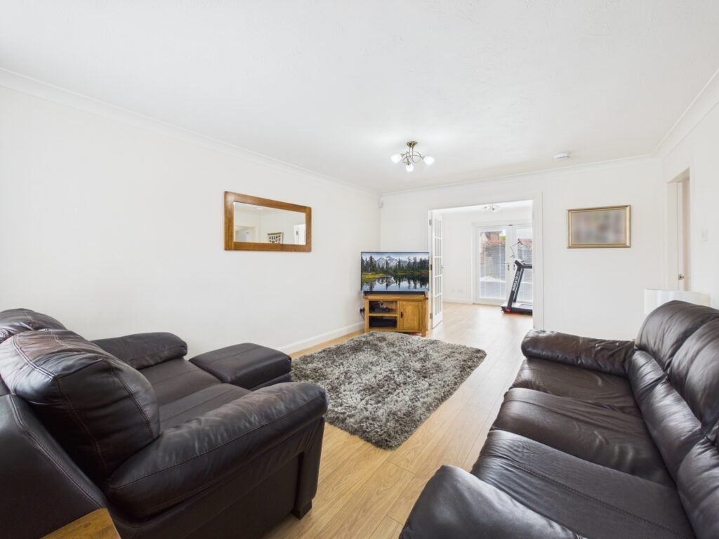Property photo 3 of 20