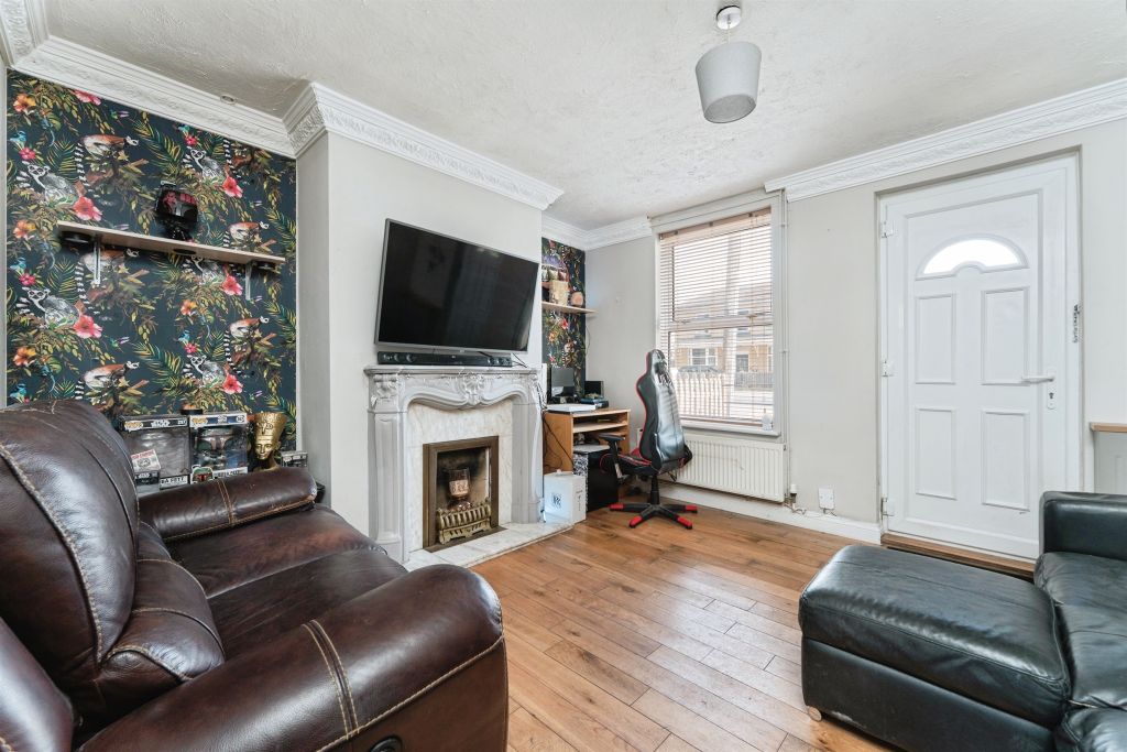 Property photo 3 of 17