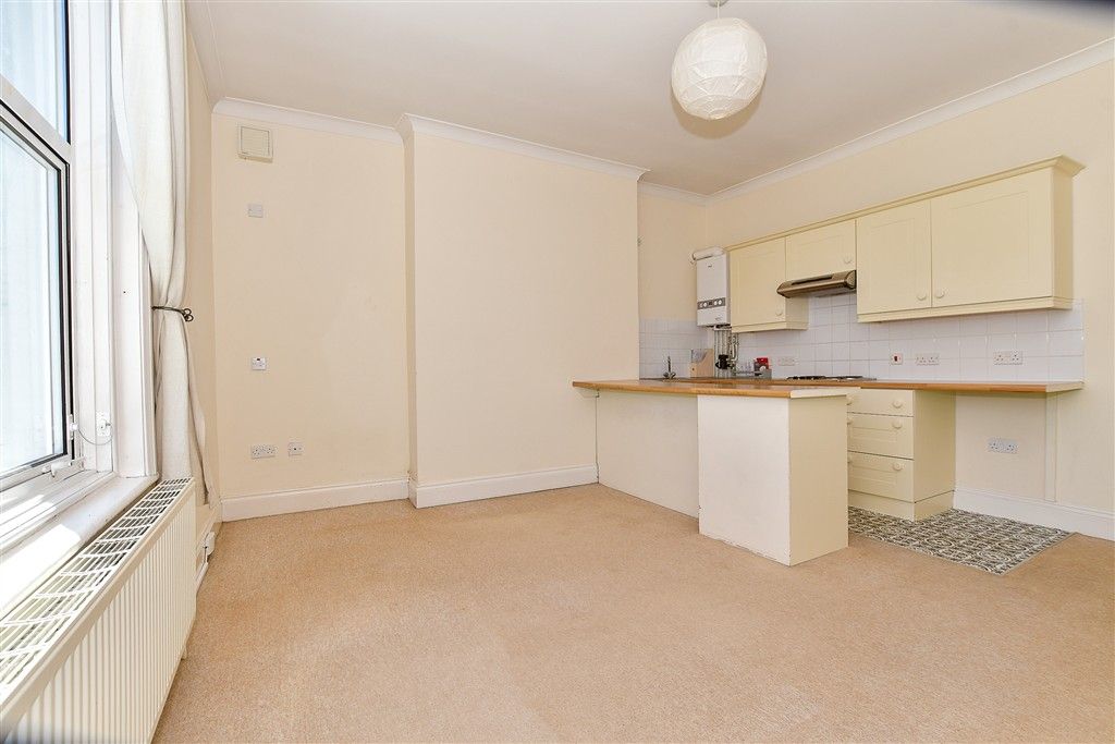 Property photo 2 of 6 Kitchen/ Living Room