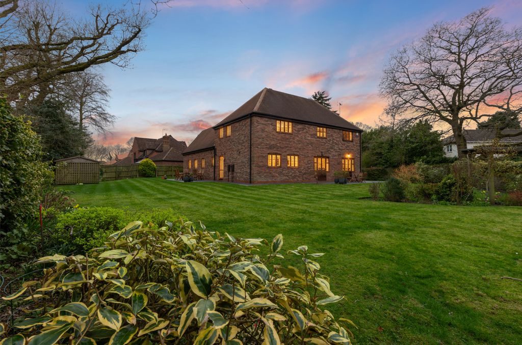 Property photo 2 of 33