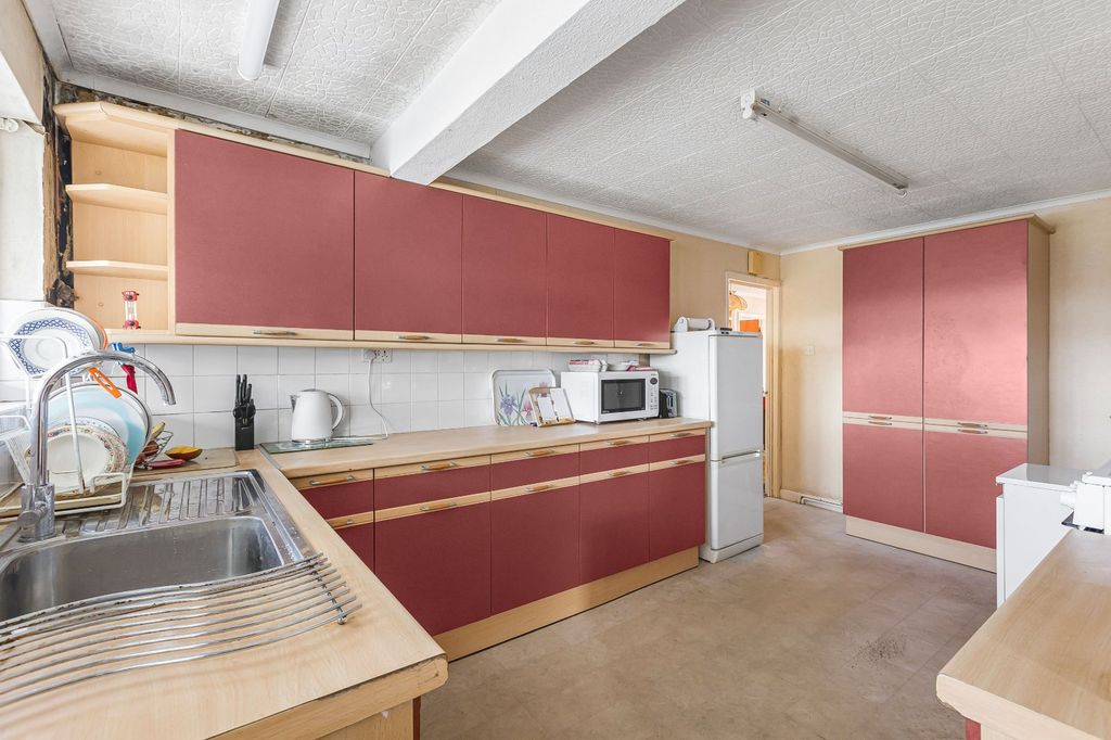 Property photo 2 of 11 Picture No. 12