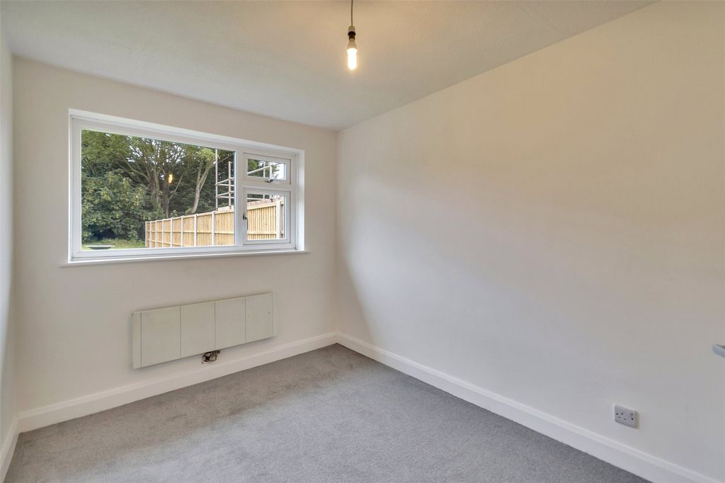 Property photo 3 of 16 Picture No. 11
