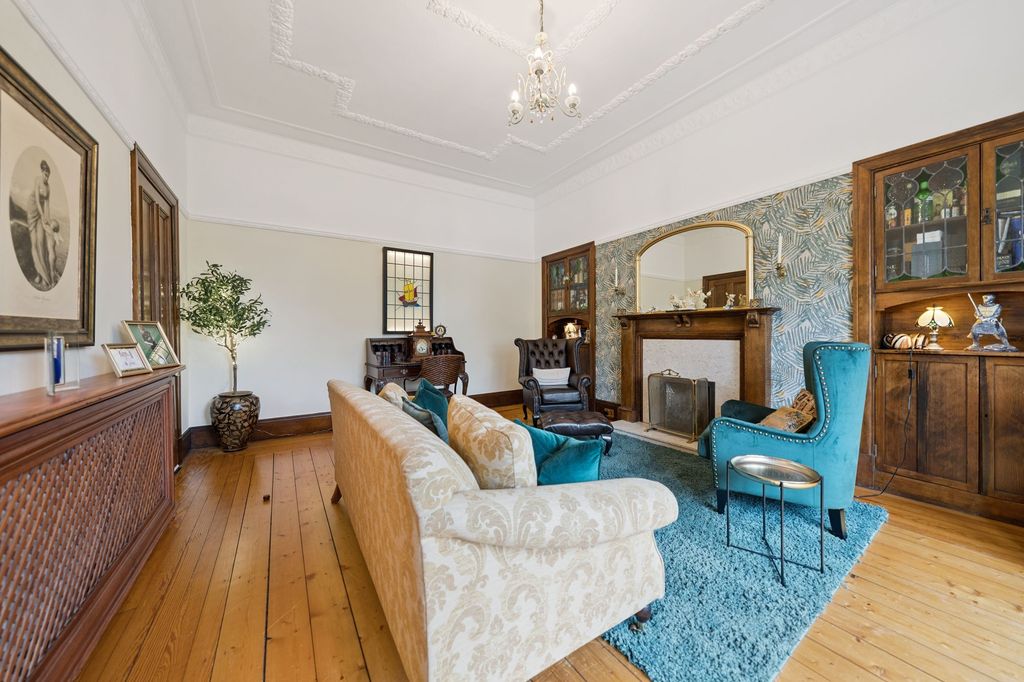 Property photo 3 of 55