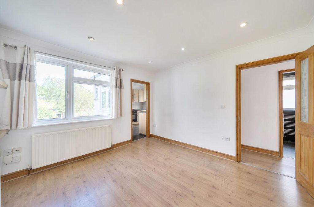 Property photo 3 of 11 Davidson Frost-Wellings, Dfw, Everton Drive, Stanm