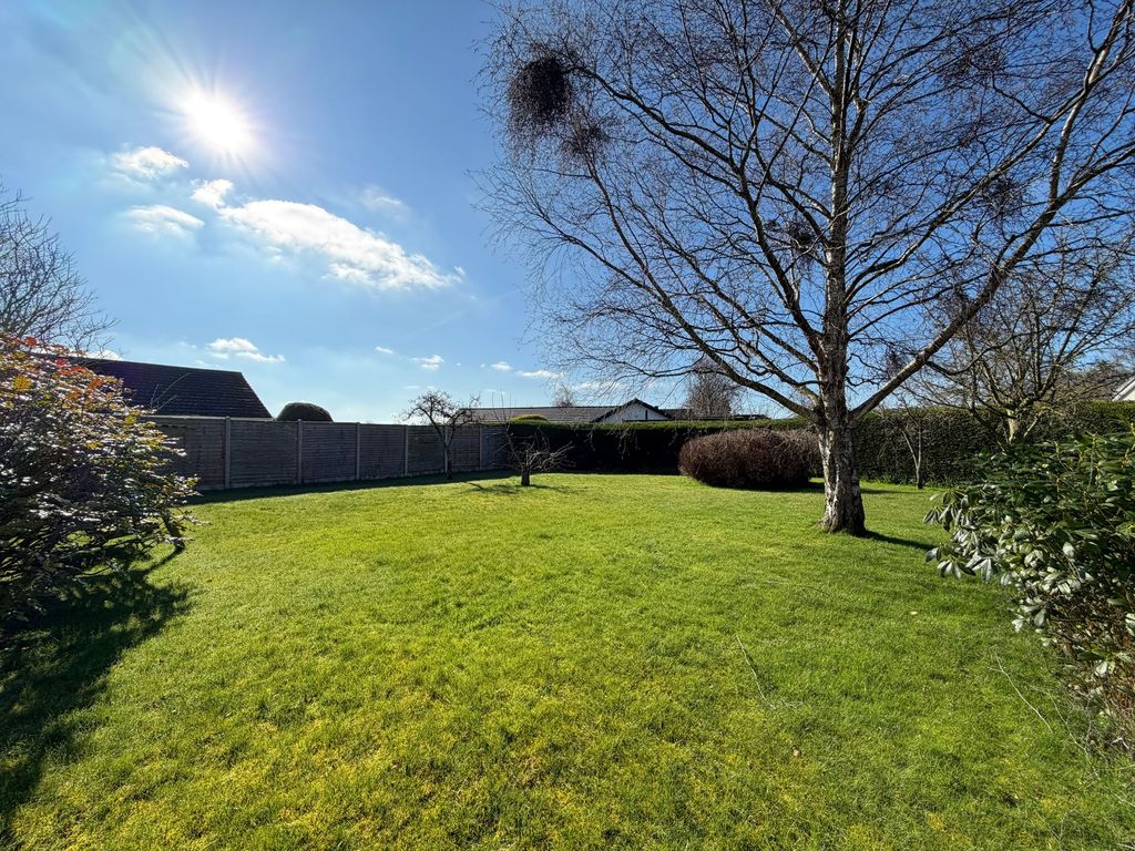 Property photo 3 of 24 Garden