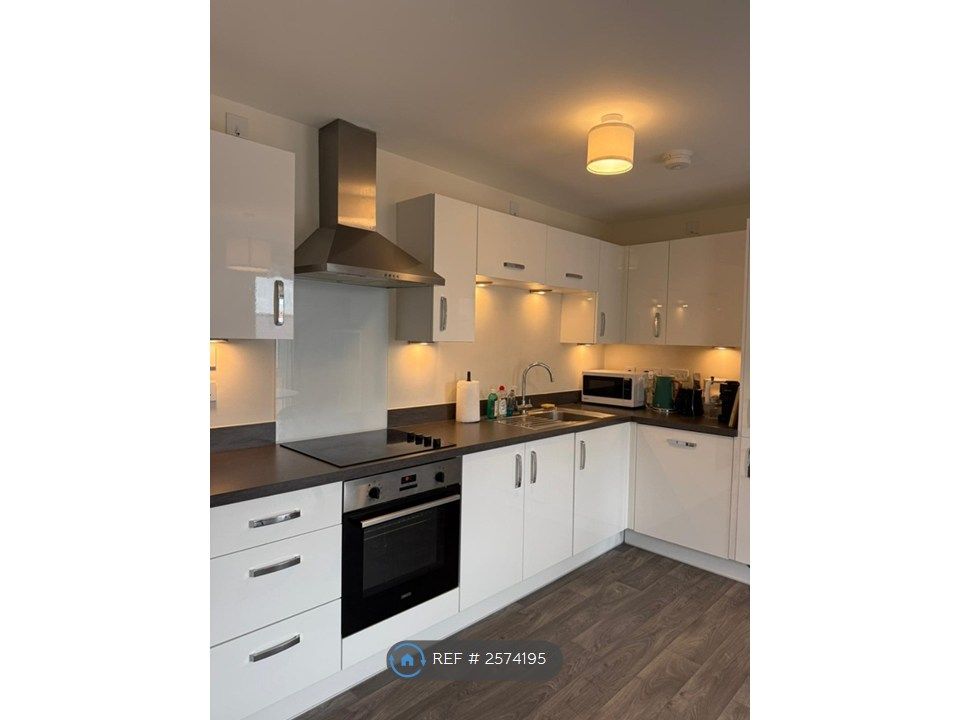 Property photo 1 of 6 Kitchen