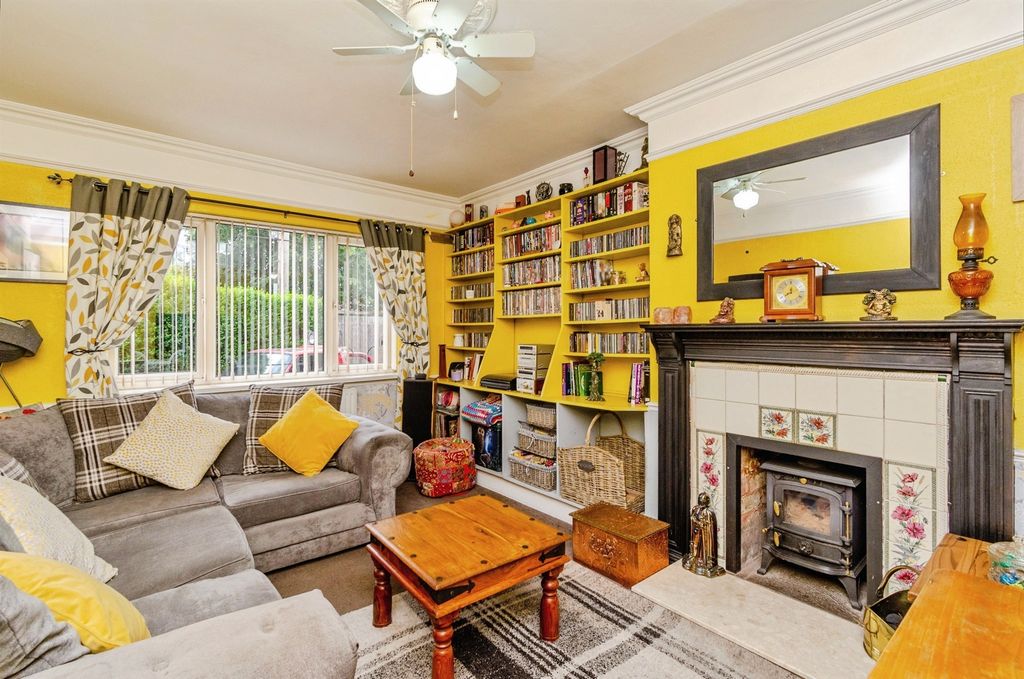 Property photo 2 of 17