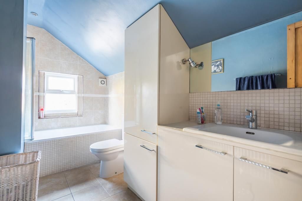 Property photo 3 of 10 Bathroom