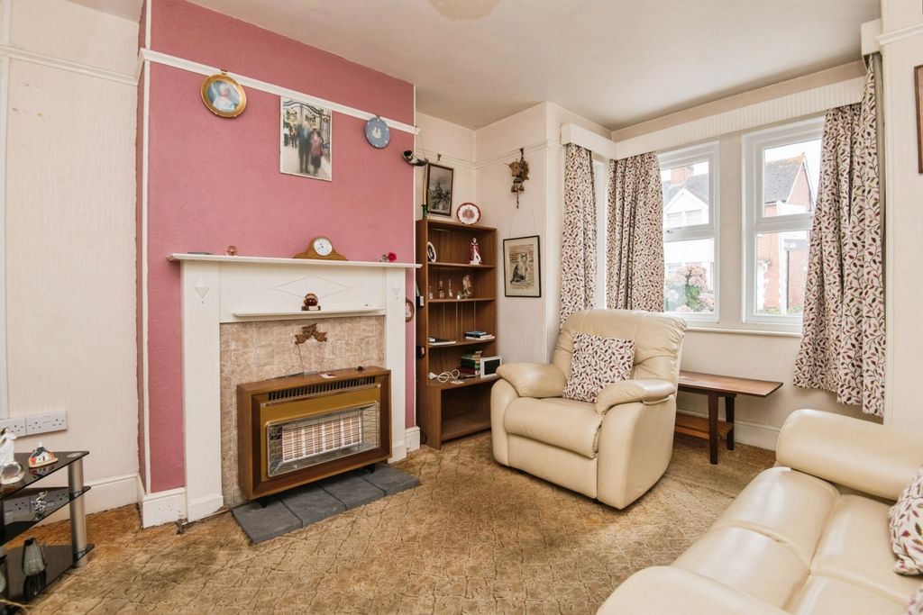 Property photo 2 of 16 Photo