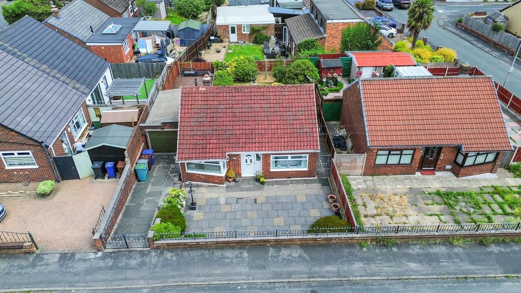 Property photo 2 of 20