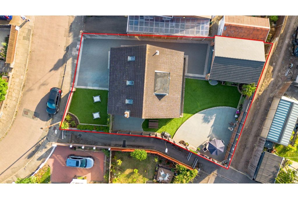Property photo 2 of 17