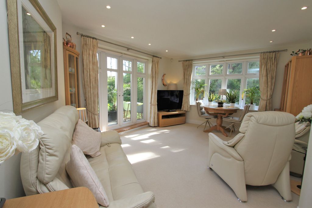 Additional image 7 of 2 bed flat for saleDarley Road, Eastbourne BN20