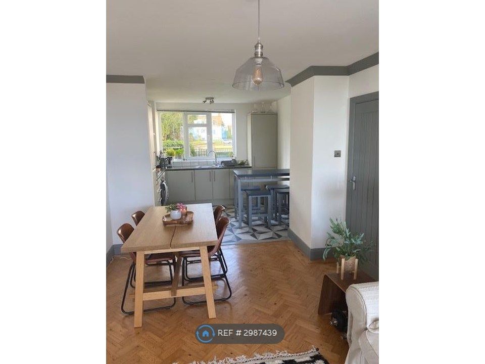 Property photo 3 of 17 Dining Area