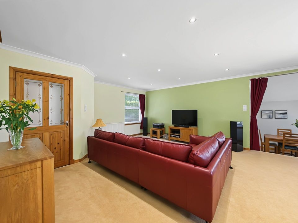 Property photo 3 of 34