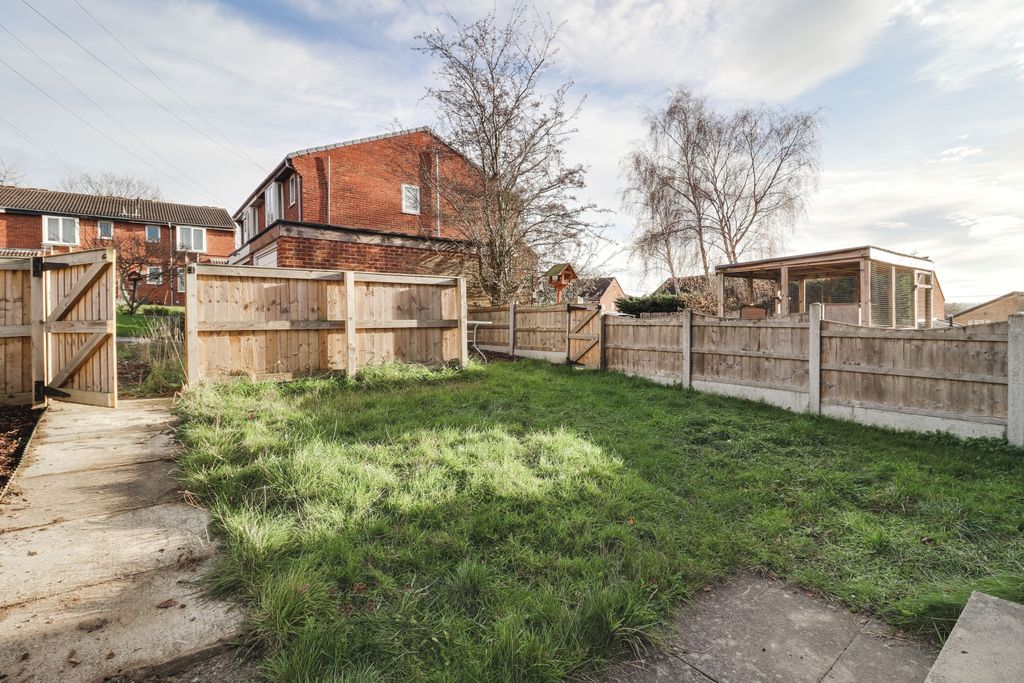 Property photo 2 of 11 Alder Avenue-03