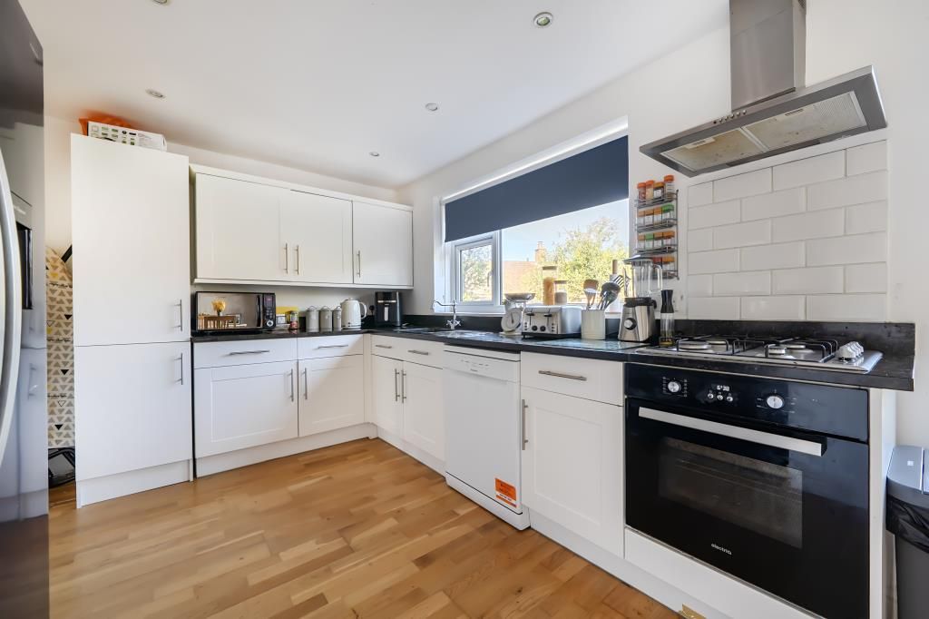 Property photo 3 of 21 Kitchen