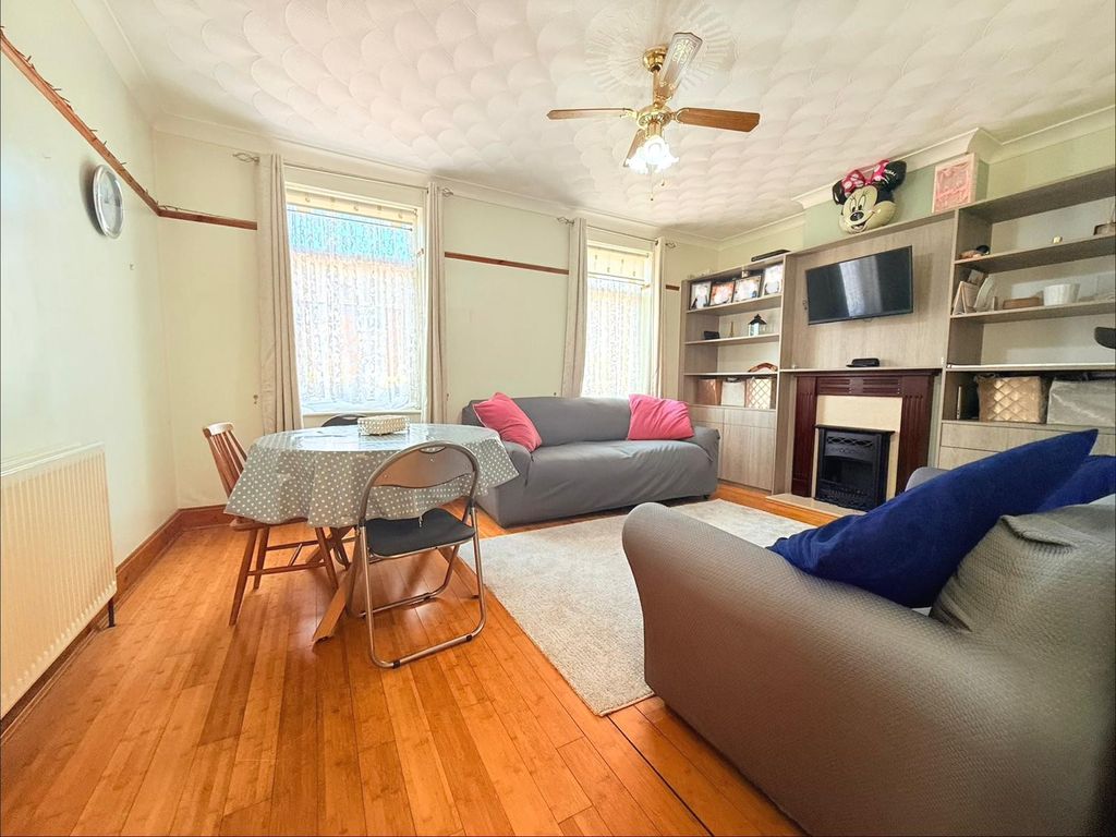 Property photo 2 of 26